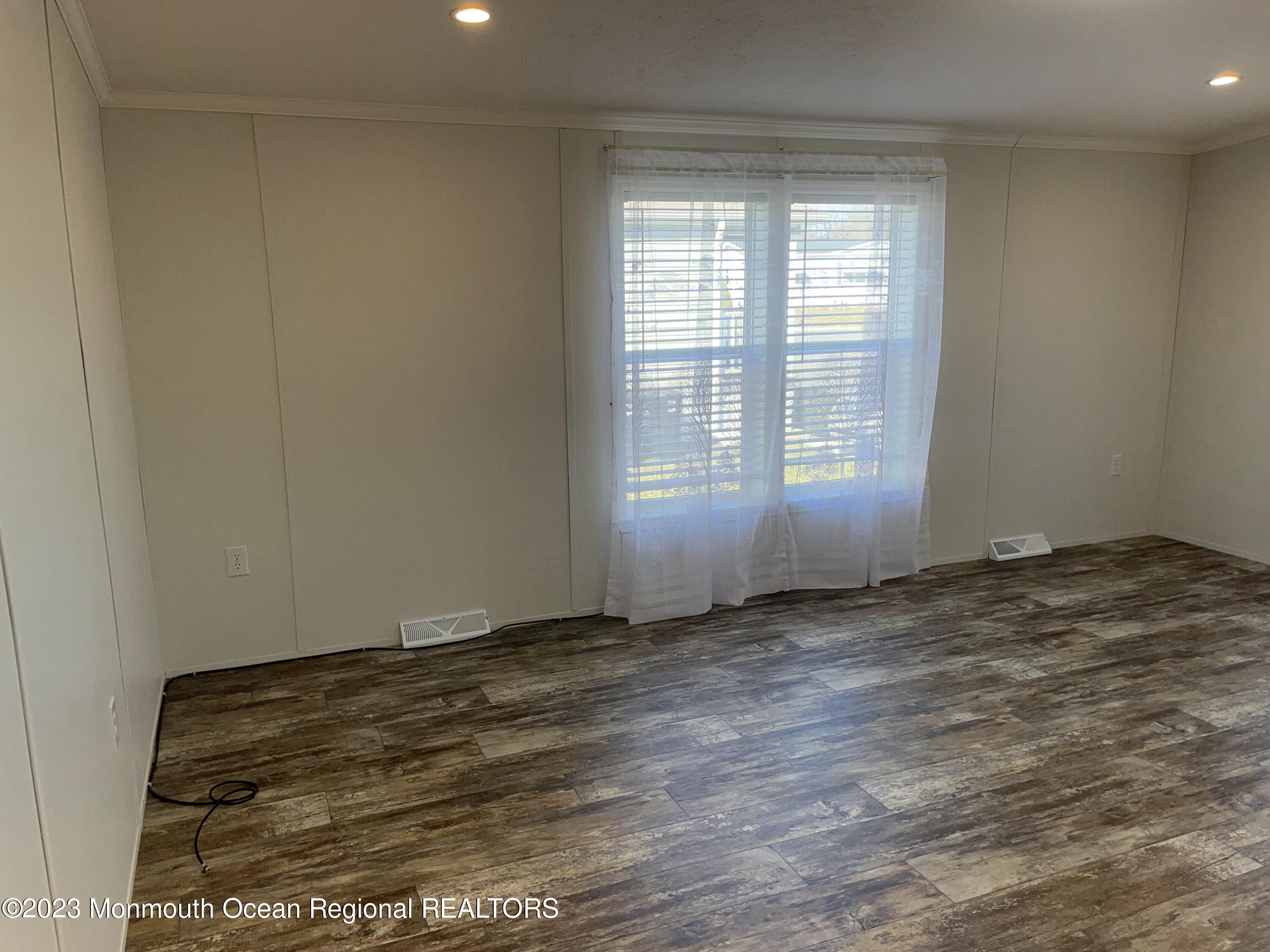 5 Easy Street Freehold, NJ 07728 - Photo 10 of 38 Optianal Windows Living Room