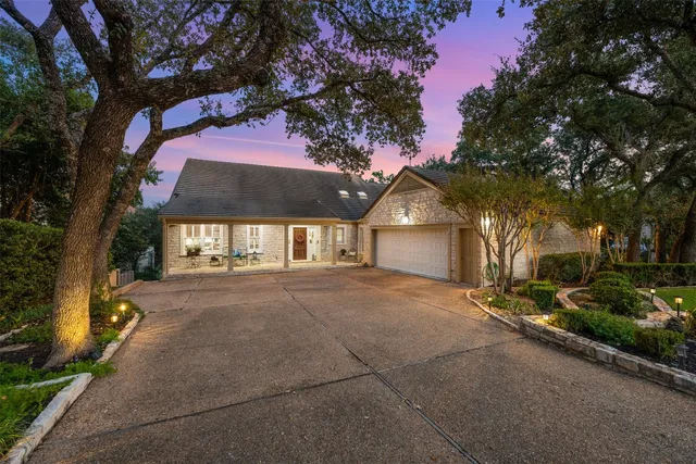 $1,175,000 | 52 Club Estates Parkway, The Hills, TX 78738