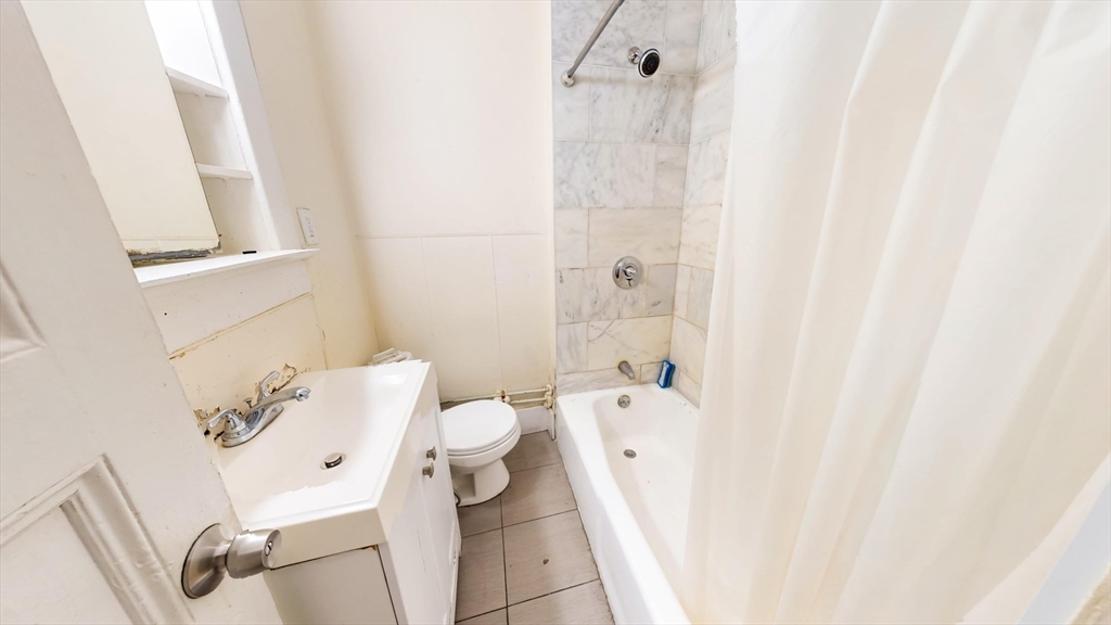 882 Huntington Avenue, Unit 3 Boston, MA 02115 - Photo 6 of 8