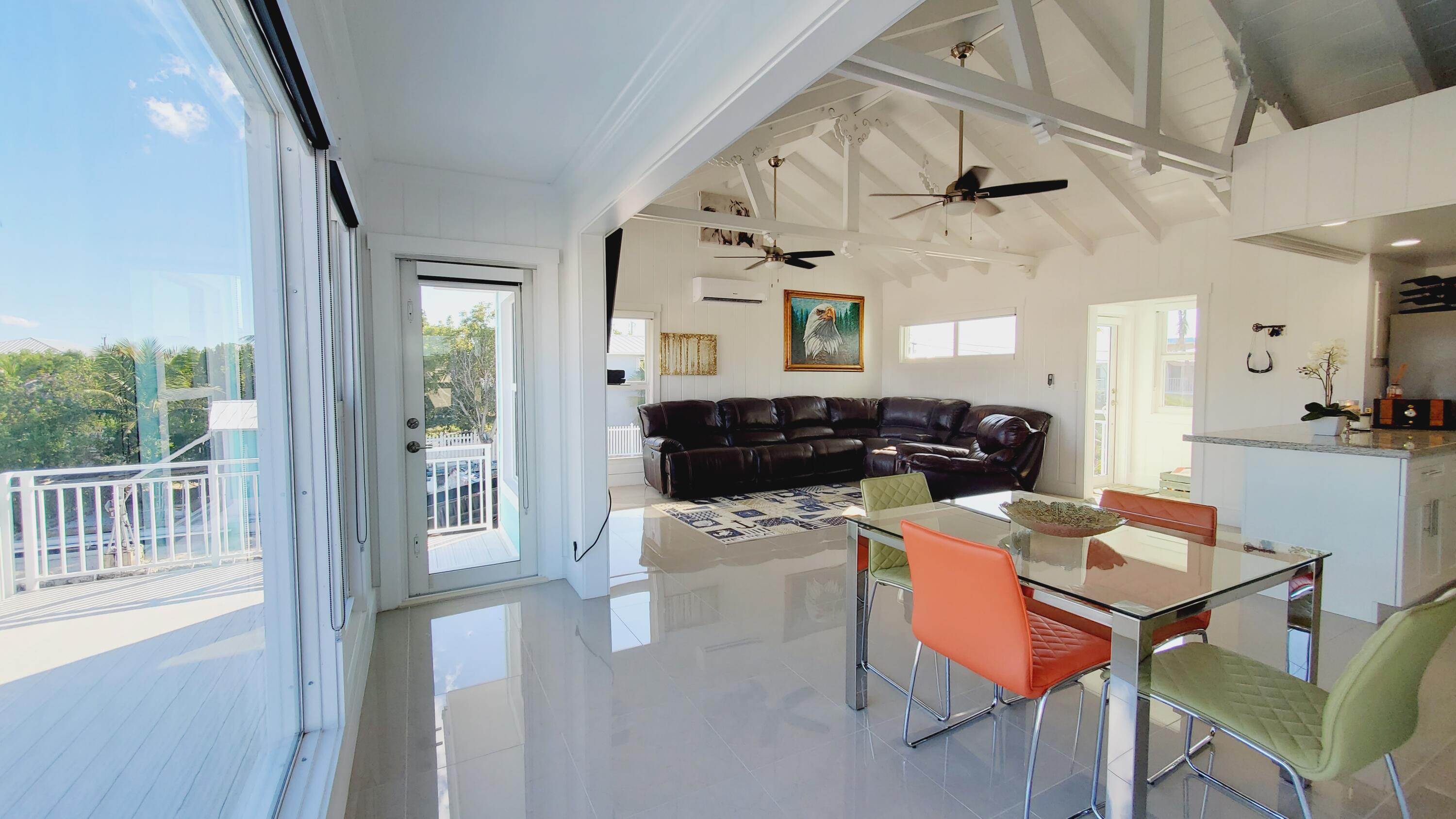 507 Geiger Circle Key Largo, FL 33037 - Photo 10 of 35 Light and bright