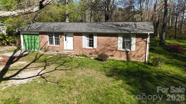 $189,000 | 33 Springside Drive, Hendersonville, NC 28792