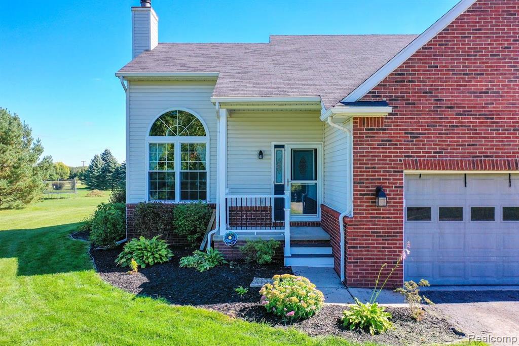2750 North Hughes Road Howell, MI 48855 - Photo 2 of 44