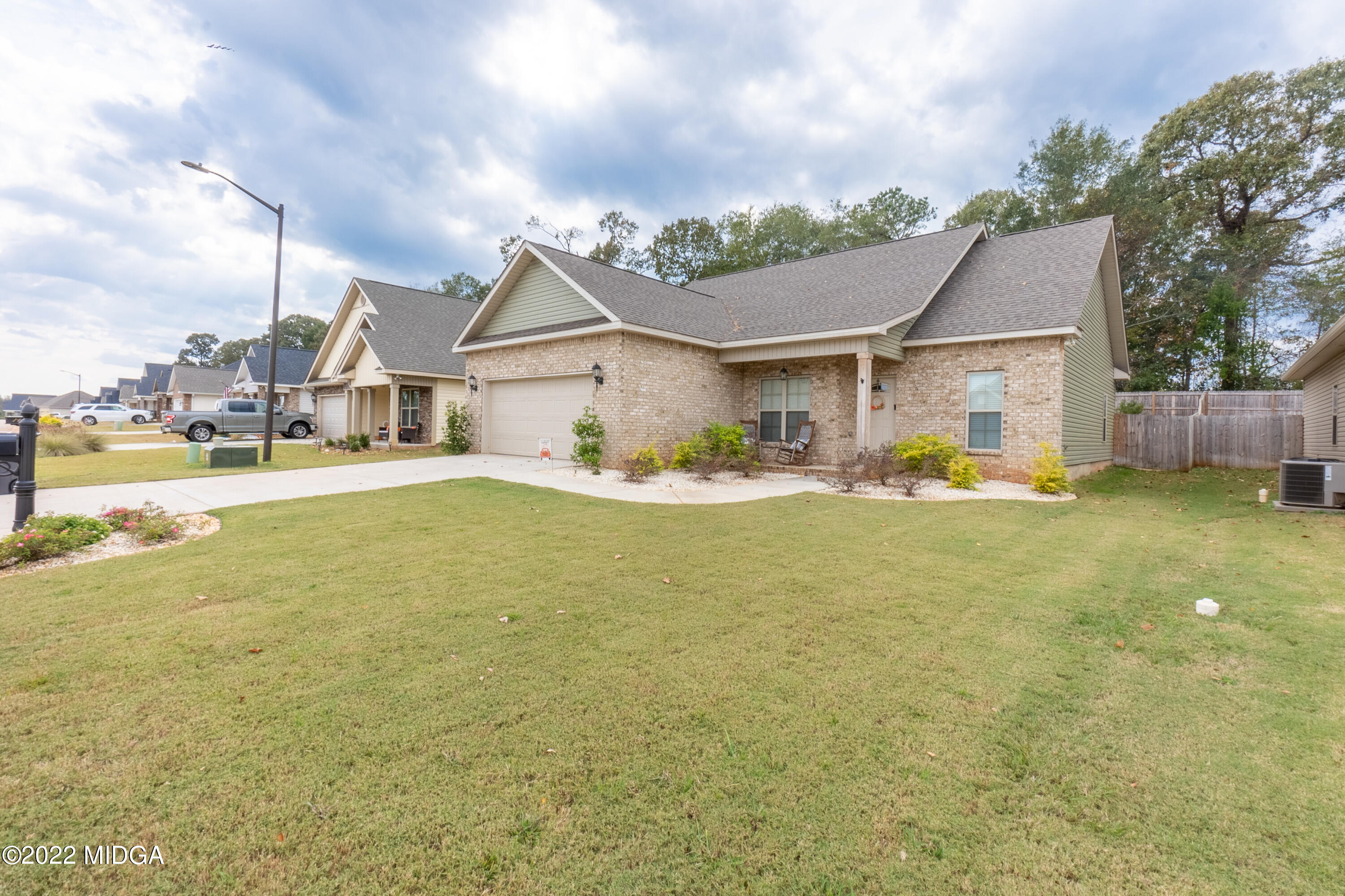 143 Hawks Rdg Trace Byron, GA 31008 - Photo 3 of 60 03_DSC09177HDR_mls
