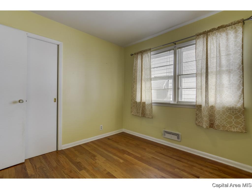 2101 North 22nd Street Springfield, IL 62702 - Photo 12 of 36