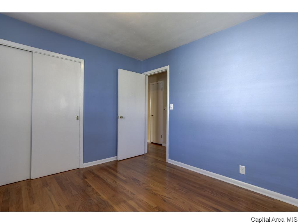 2101 North 22nd Street Springfield, IL 62702 - Photo 15 of 36