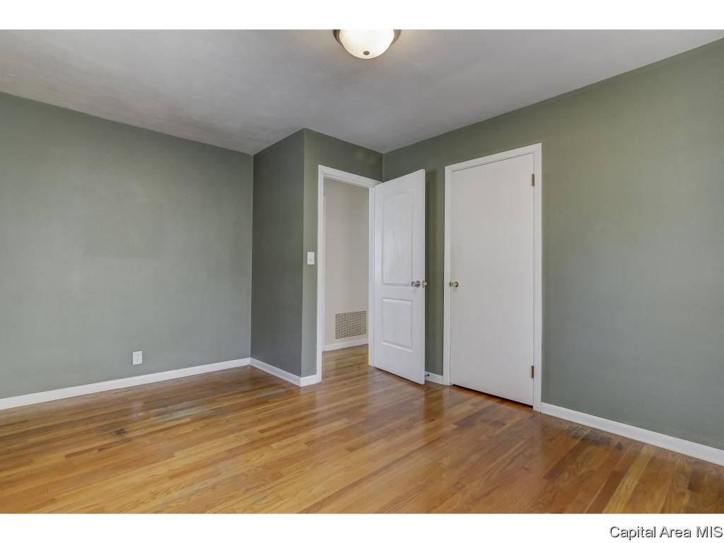 2101 North 22nd Street Springfield, IL 62702 - Photo 19 of 36