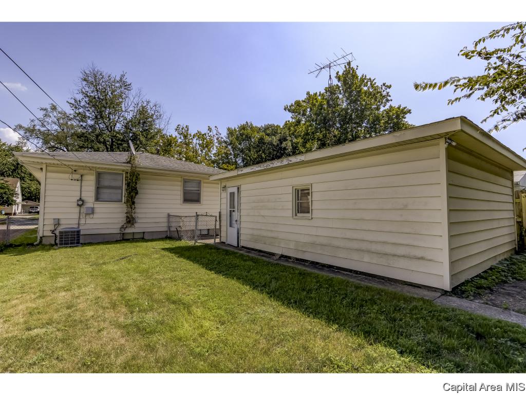 2101 North 22nd Street Springfield, IL 62702 - Photo 32 of 36