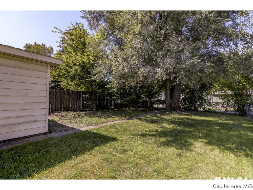 2101 North 22nd Street Springfield, IL 62702 - Photo 33 of 36