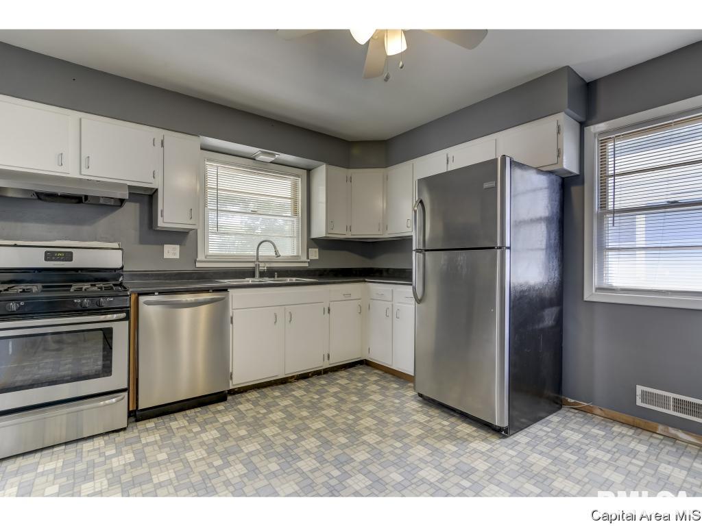 2101 North 22nd Street Springfield, IL 62702 - Photo 7 of 36