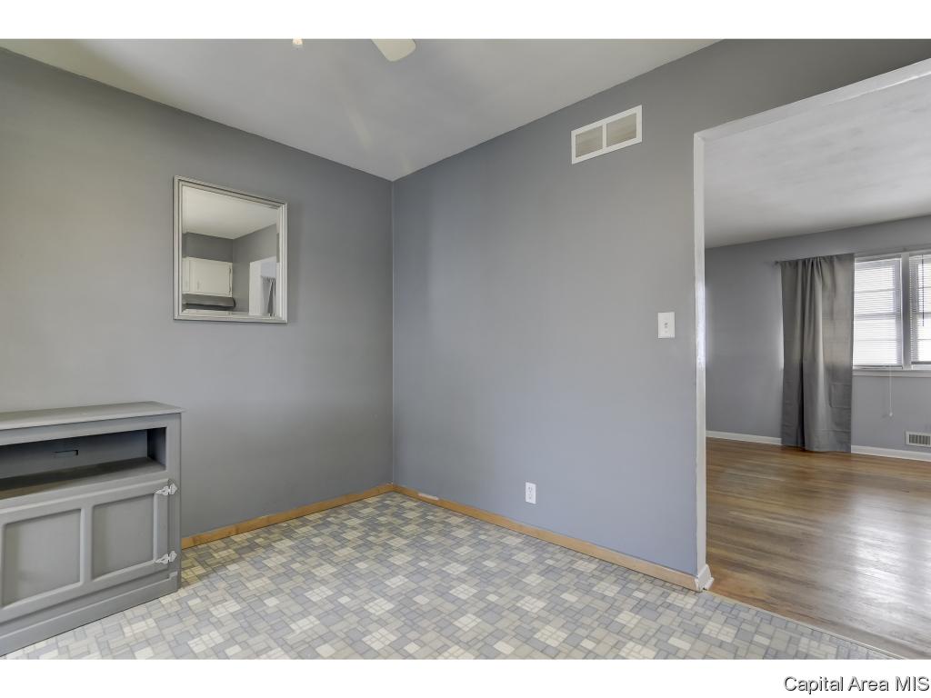 2101 North 22nd Street Springfield, IL 62702 - Photo 10 of 36