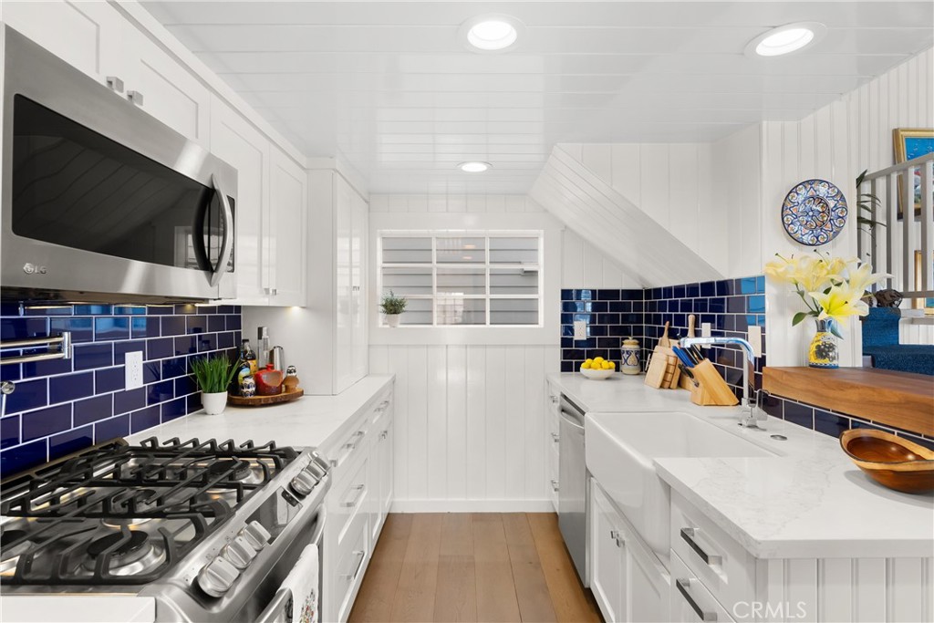 60 Beach Drive Newport Beach, CA 92663 - Photo 13 of 43