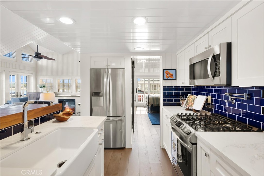 60 Beach Drive Newport Beach, CA 92663 - Photo 16 of 43