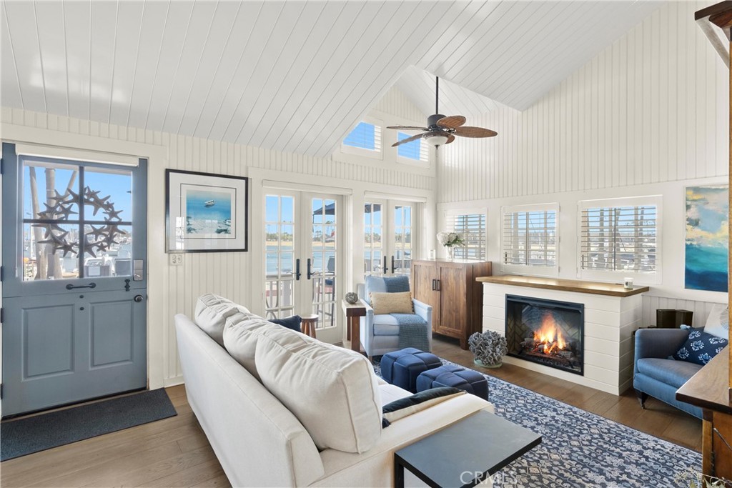 60 Beach Drive Newport Beach, CA 92663 - Photo 5 of 43