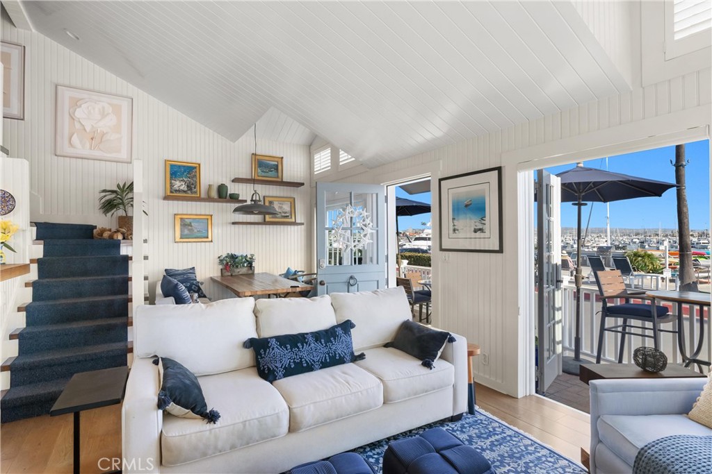 60 Beach Drive Newport Beach, CA 92663 - Photo 7 of 43