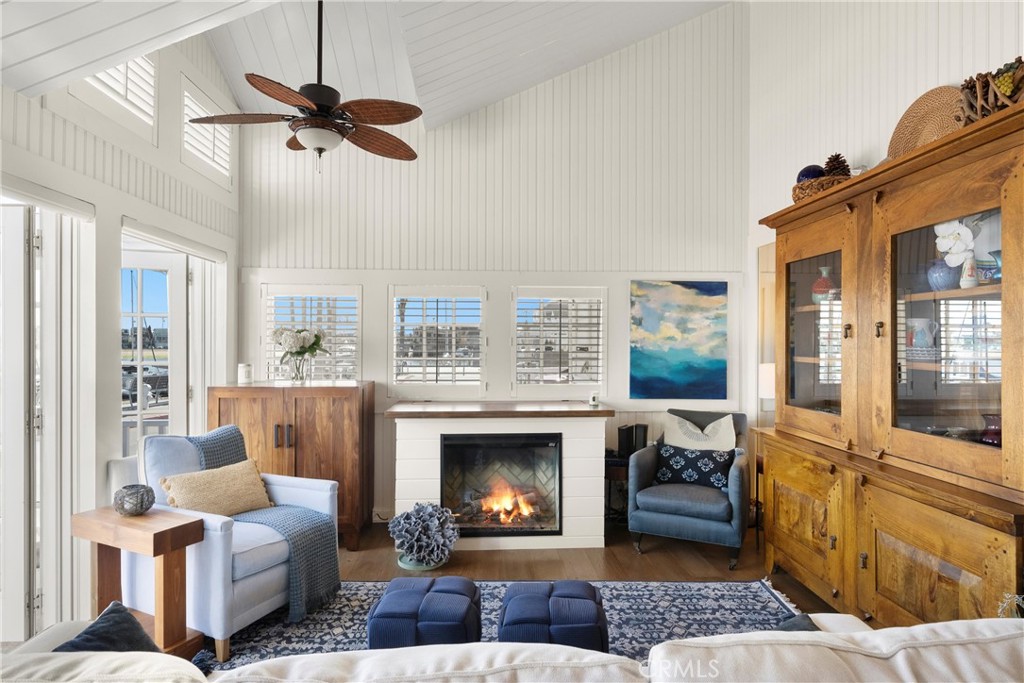 60 Beach Drive Newport Beach, CA 92663 - Photo 9 of 43