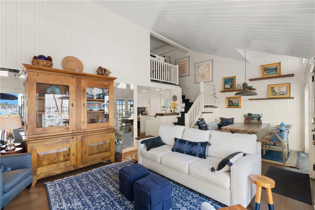 60 Beach Drive Newport Beach, CA 92663 - Photo 10 of 43