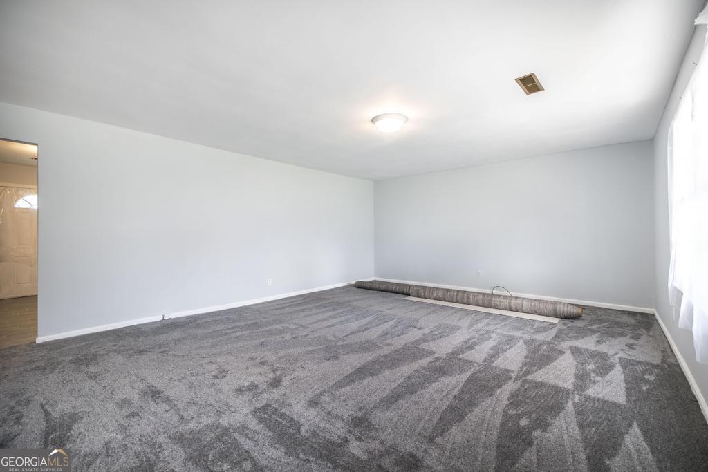 918 Henderson Street Dublin, GA 31021 - Photo 7 of 23 a view of an empty room