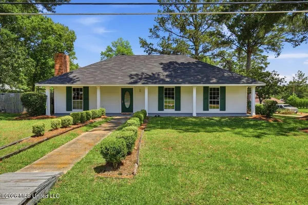 $221,500 | 104 Lake Dockery Road, Byram, MS 39272