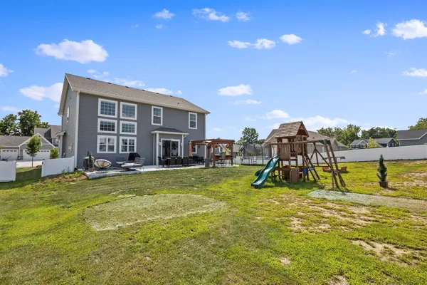 $789,900 | 2207 Mary Lane, Valparaiso, IN 46383