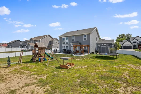 $789,900 | 2207 Mary Lane, Valparaiso, IN 46383