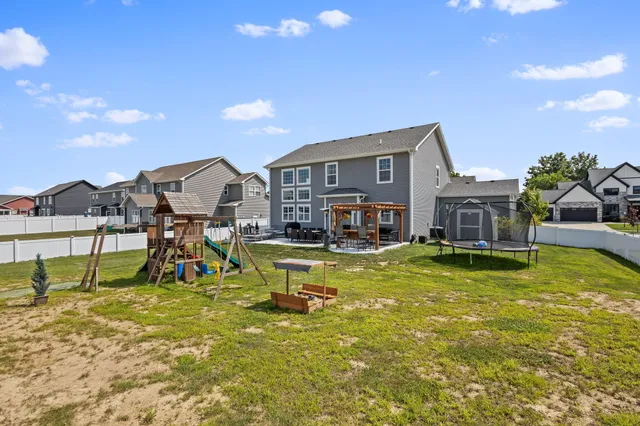 $789,900 | 2207 Mary Lane, Valparaiso, IN 46383