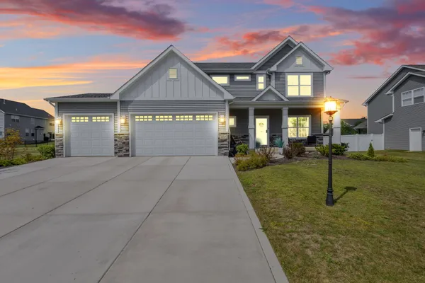 $789,900 | 2207 Mary Lane, Valparaiso, IN 46383