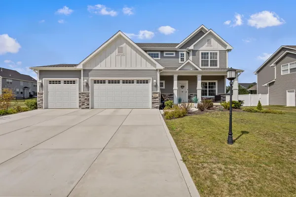 $789,900 | 2207 Mary Lane, Valparaiso, IN 46383