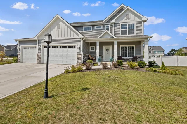 $789,900 | 2207 Mary Lane, Valparaiso, IN 46383