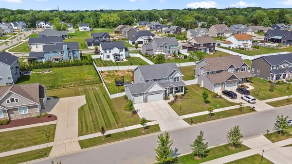 $789,900 | 2207 Mary Lane, Valparaiso, IN 46383