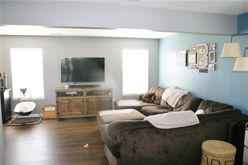 104 Rambling Road Greenfield, IN 46140 - Photo 4 of 12