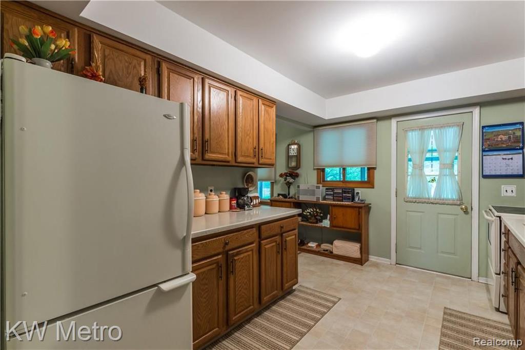 3526 Alida Avenue Rochester Hills, MI 48309 - Photo 7 of 22