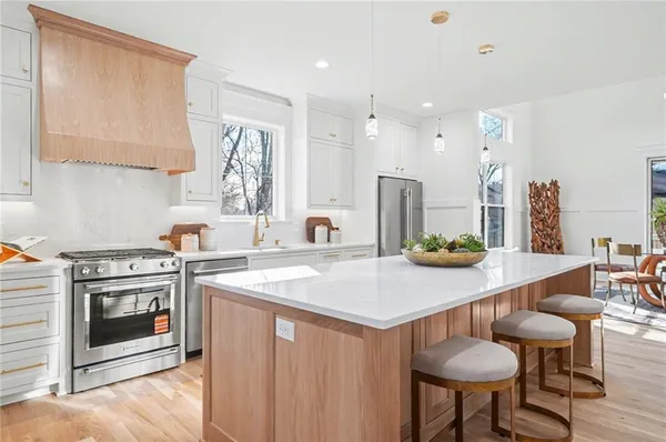$1,375,000 | 5311 West 71st Terrace, Prairie Village, KS 66208