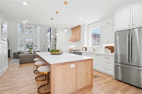 $1,375,000 | 5311 West 71st Terrace, Prairie Village, KS 66208