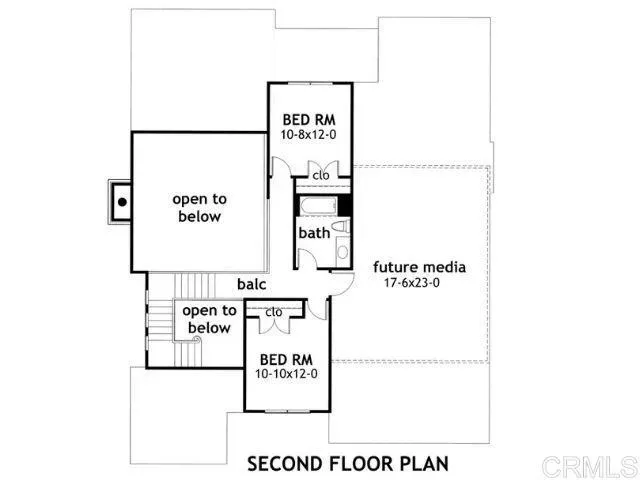 a view of entryway and hall