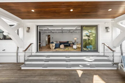 a view of entryway
