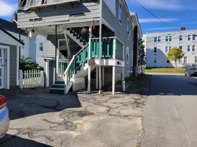 $298,000 | 25 Washington Street, Augusta, ME 04330
