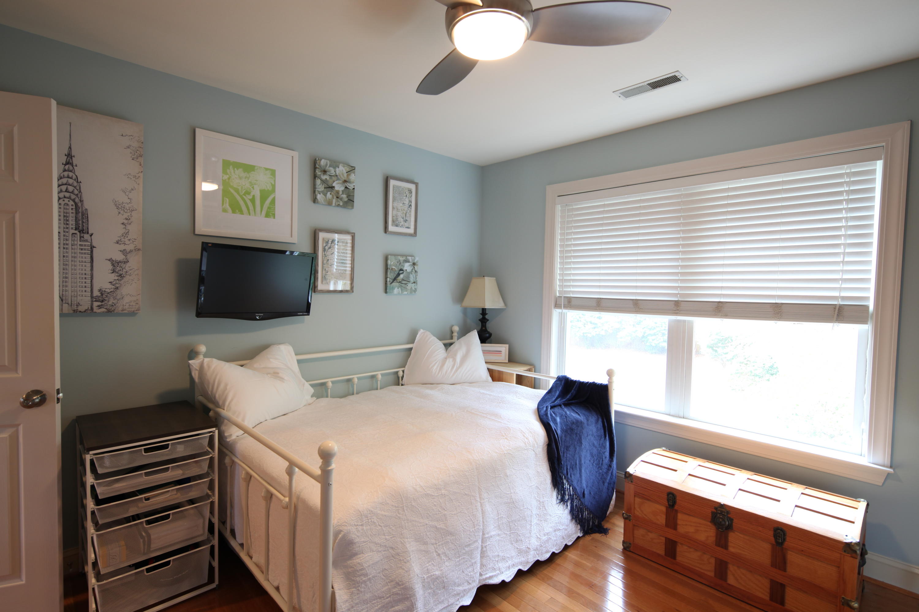 1328 Woodlock Road Mount Pleasant, SC 29464 - Photo 20 of 30 Guest Room