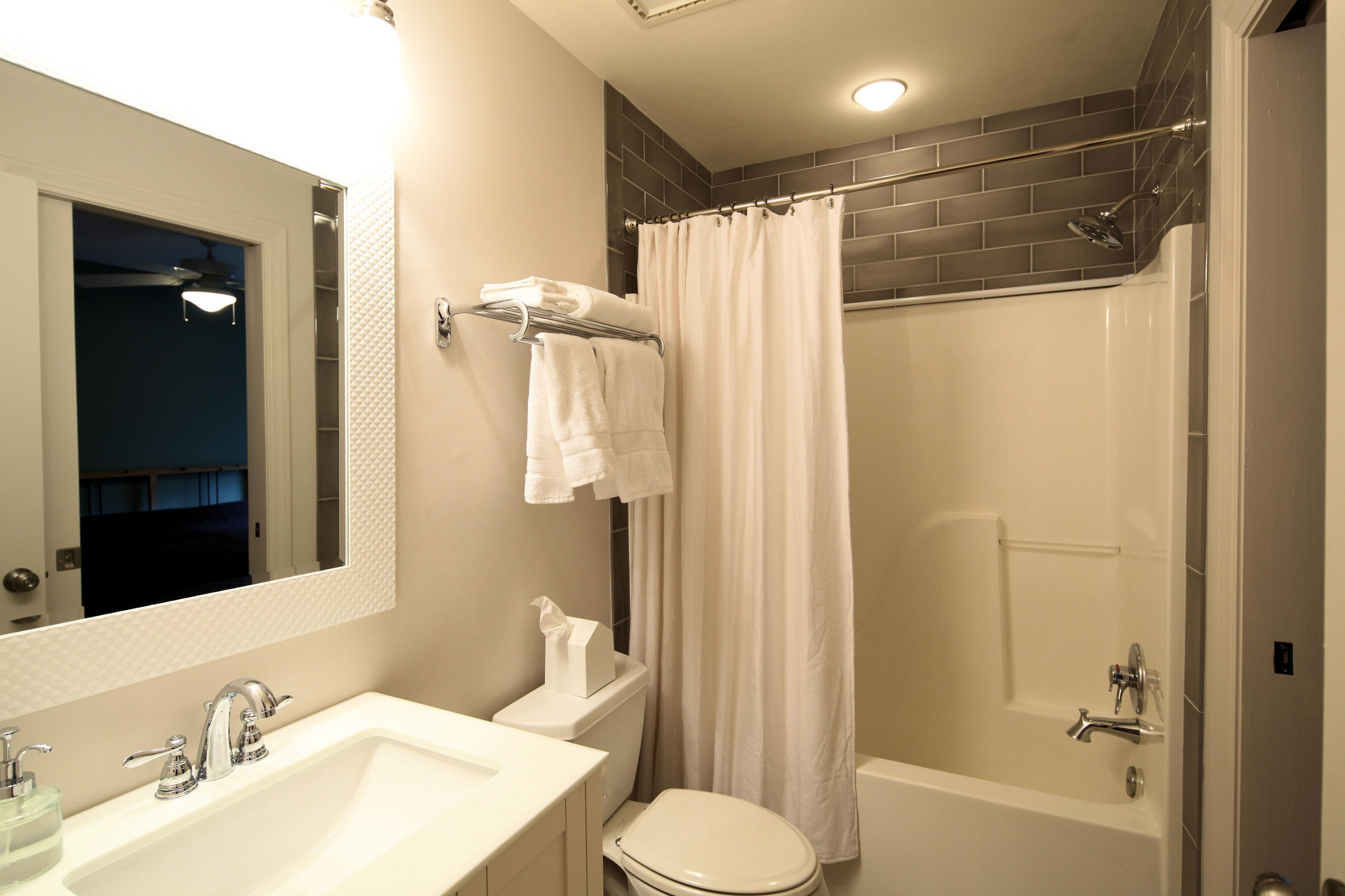 1328 Woodlock Road Mount Pleasant, SC 29464 - Photo 24 of 30 Secondary Bath