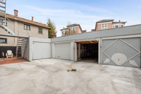 $399,000 | 1438 Lakeshore Avenue, Unit 6, Oakland, CA 94606