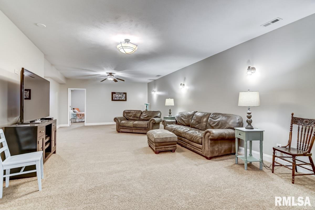 1050 Old Tipton School Road Sherman, IL 62707 - Photo 31 of 48 Gallery Image 31