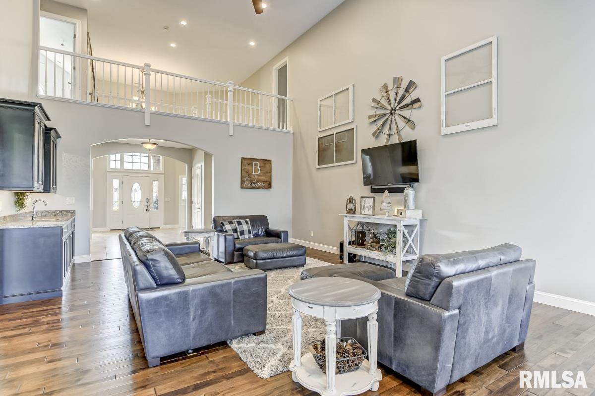 1050 Old Tipton School Road Sherman, IL 62707 - Photo 9 of 48 Gallery Image 9