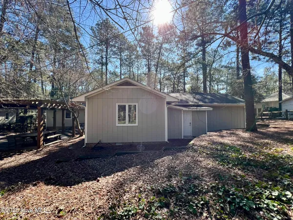 $2,500 | 376 Grove Road, Southern Pines, NC 28387