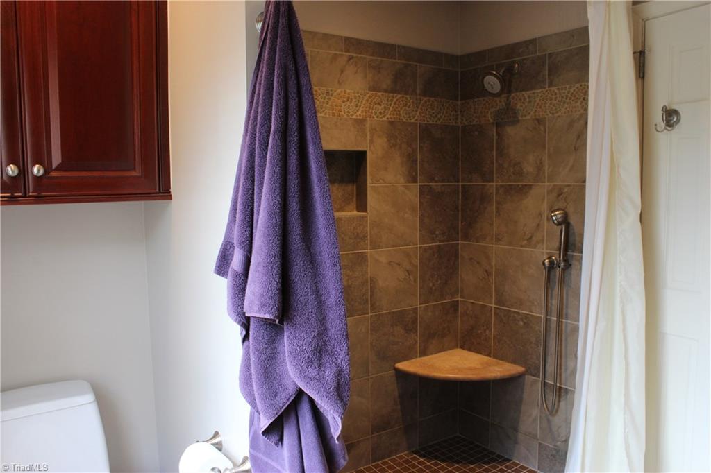 5705 Davis Mill Road Pleasant Garden, NC 27313 - Photo 13 of 30 Gallery Image 13