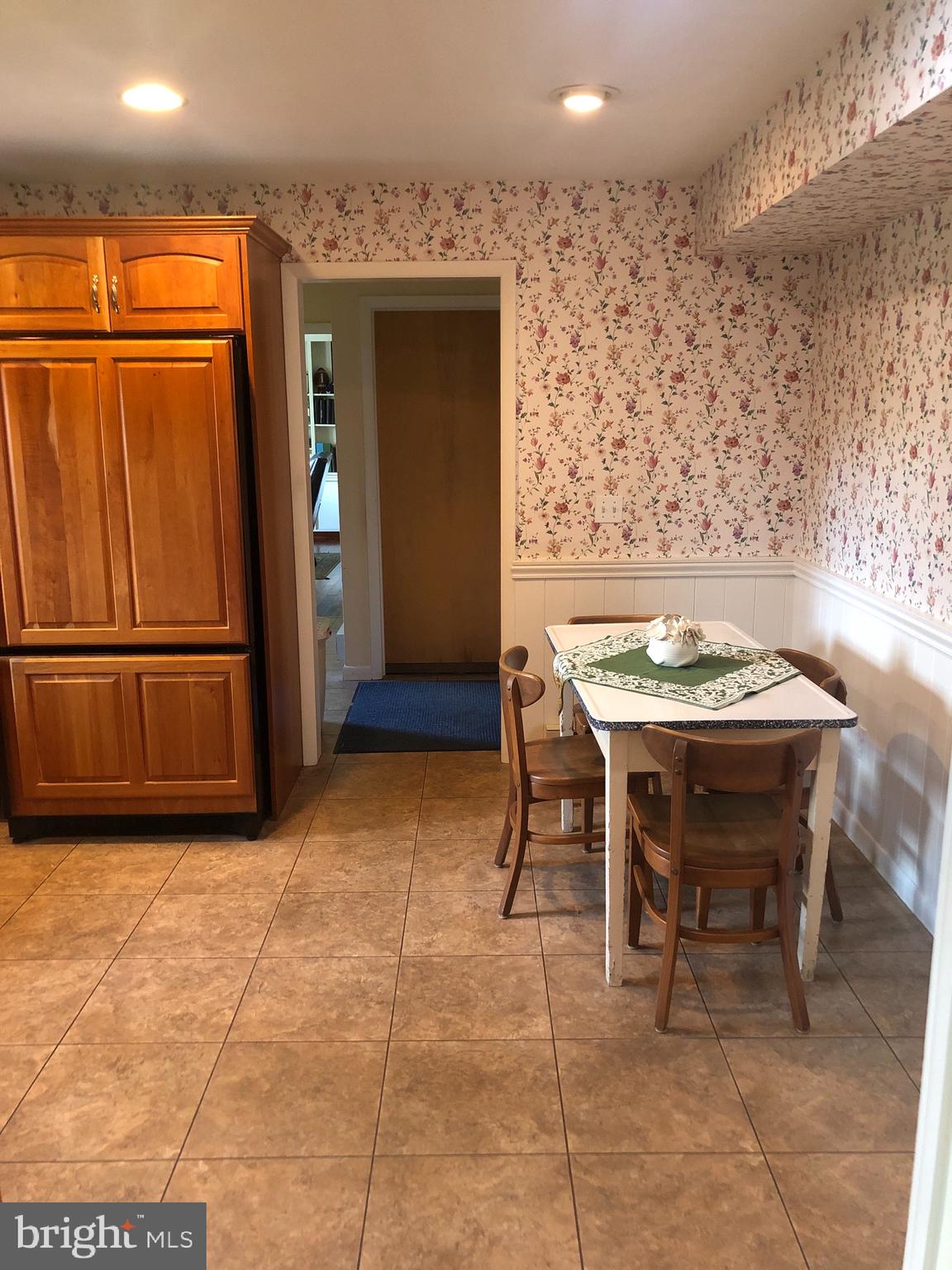 3868 Manchester Road Allentown, PA 18104 - Photo 13 of 41 Entrance to Kitchen Eating Area