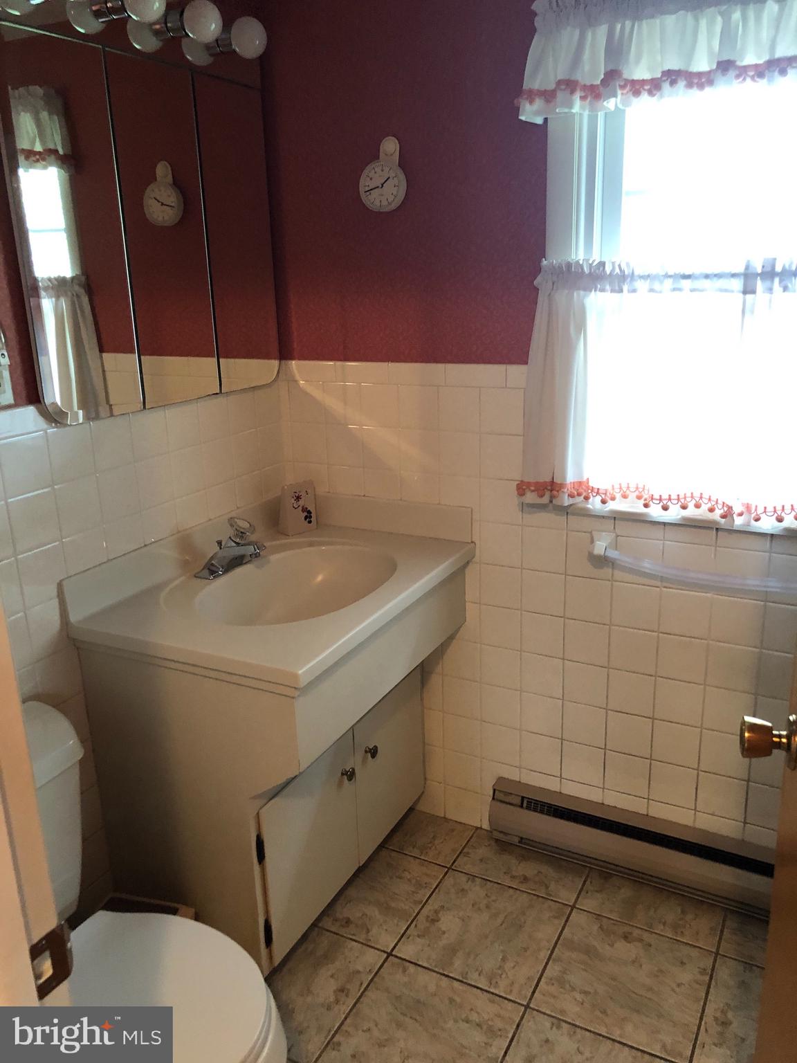 3868 Manchester Road Allentown, PA 18104 - Photo 26 of 41 Bath of of MB