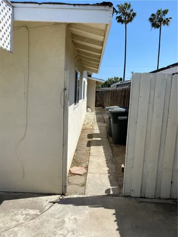 a house view with a garden