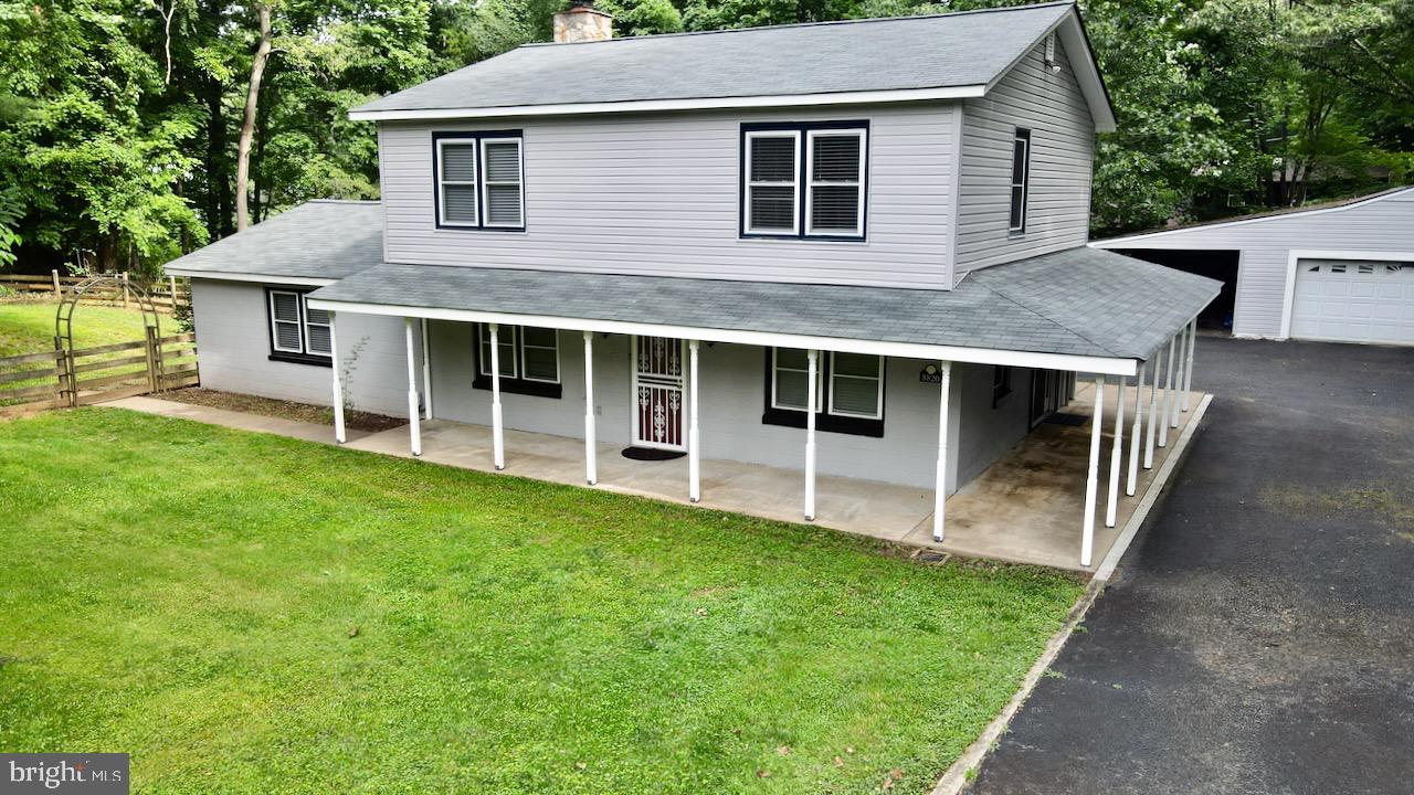 8820 McGrath Road Manassas, VA 20112 - Photo 2 of 28 New roof, exterior siding/paint, and HVAC in 2021!