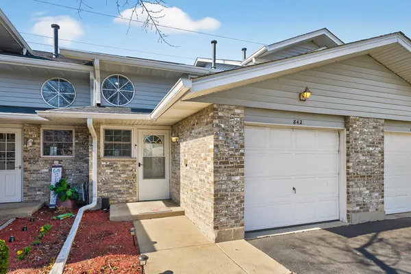 $290,000 | 842 Tamarac Boulevard, Addison, IL 60101