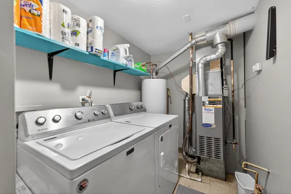 $290,000 | 842 Tamarac Boulevard, Addison, IL 60101