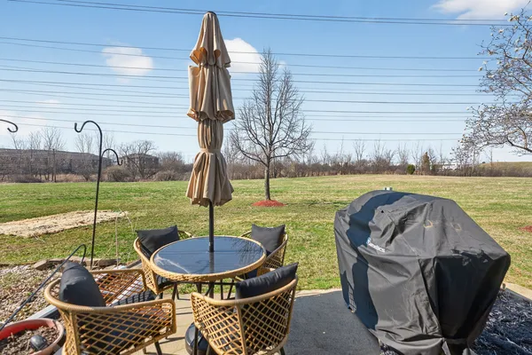 $290,000 | 842 Tamarac Boulevard, Addison, IL 60101